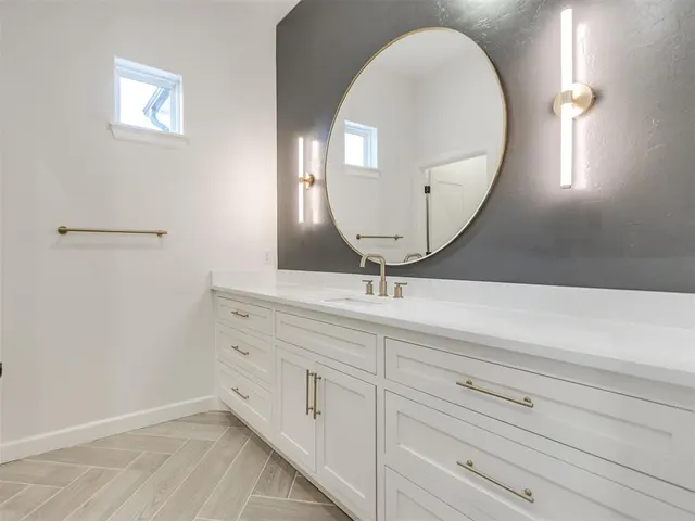 Photo 5 — 2500 Amante Court, Edmond, OK 73034