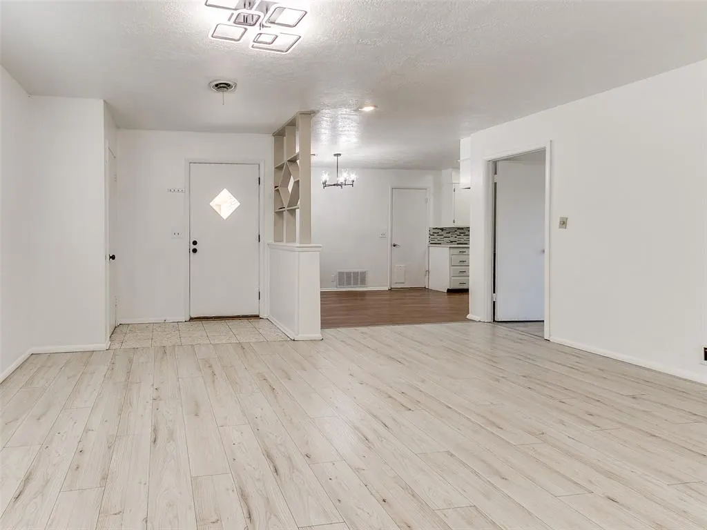 Photo 13 — 5949 NW 27th Street, Oklahoma City, OK 73127