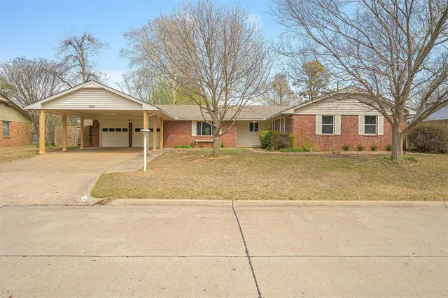 Front exterior — 2501 Brentwood Drive, Norman, OK 73069