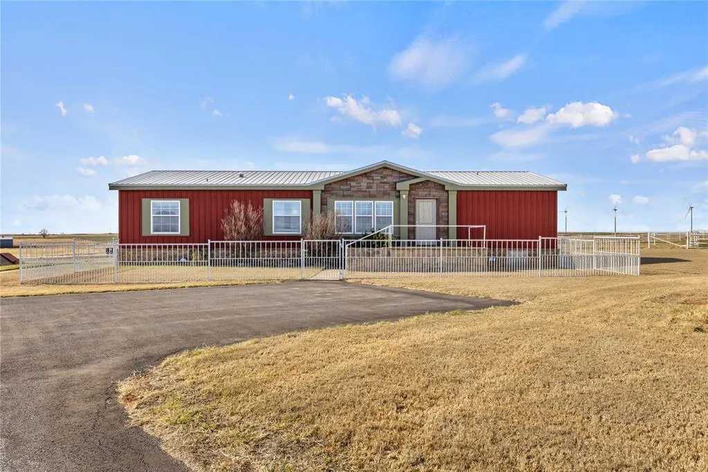 Photo 4 — 24079 E 1070 Road, Weatherford, OK 73096