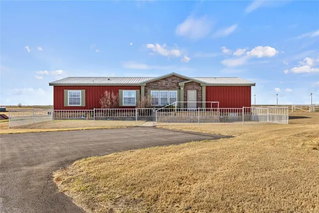 Photo 4 — 24079 E 1070 Road, Weatherford, OK 73096