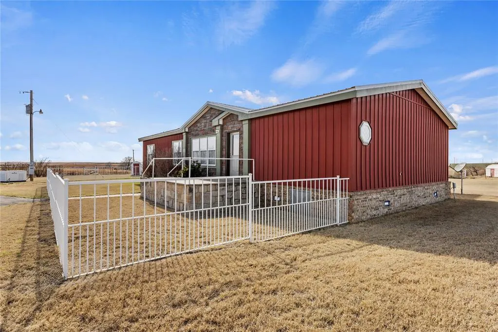 Photo 5 — 24079 E 1070 Road, Weatherford, OK 73096