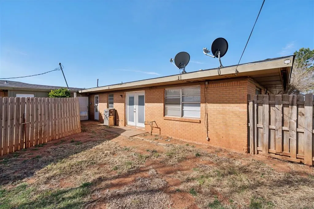 Photo 21 — 400 Cherokee Trail, Burns Flat, OK 73647