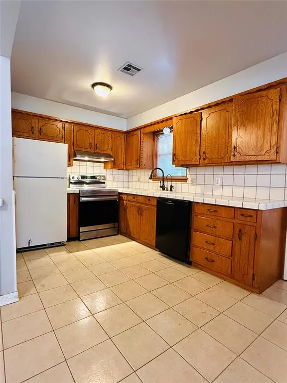 Photo 4 — 4705 N Libby Avenue, Warr Acres, OK 73122