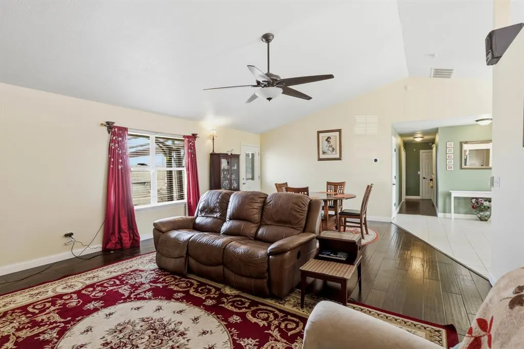 Photo 11 — 998 Garden Road, Tuttle, OK 73089