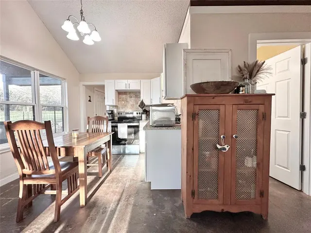 Photo 3 — 34487 Rattlesnake Hill Road, Tecumseh, OK 74873