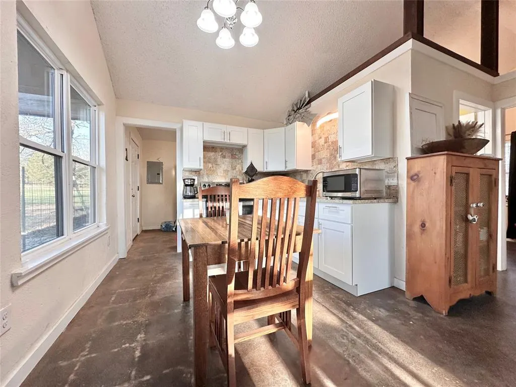 Photo 12 — 34487 Rattlesnake Hill Road, Tecumseh, OK 74873