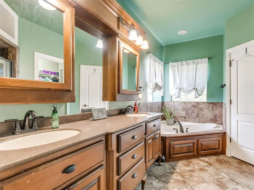 Photo 15 — 17215 Seaman Drive, Choctaw, OK 73020