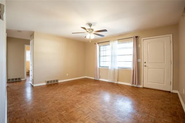 Photo 2 — 6904 NW 60th Drive, Bethany, OK 73008
