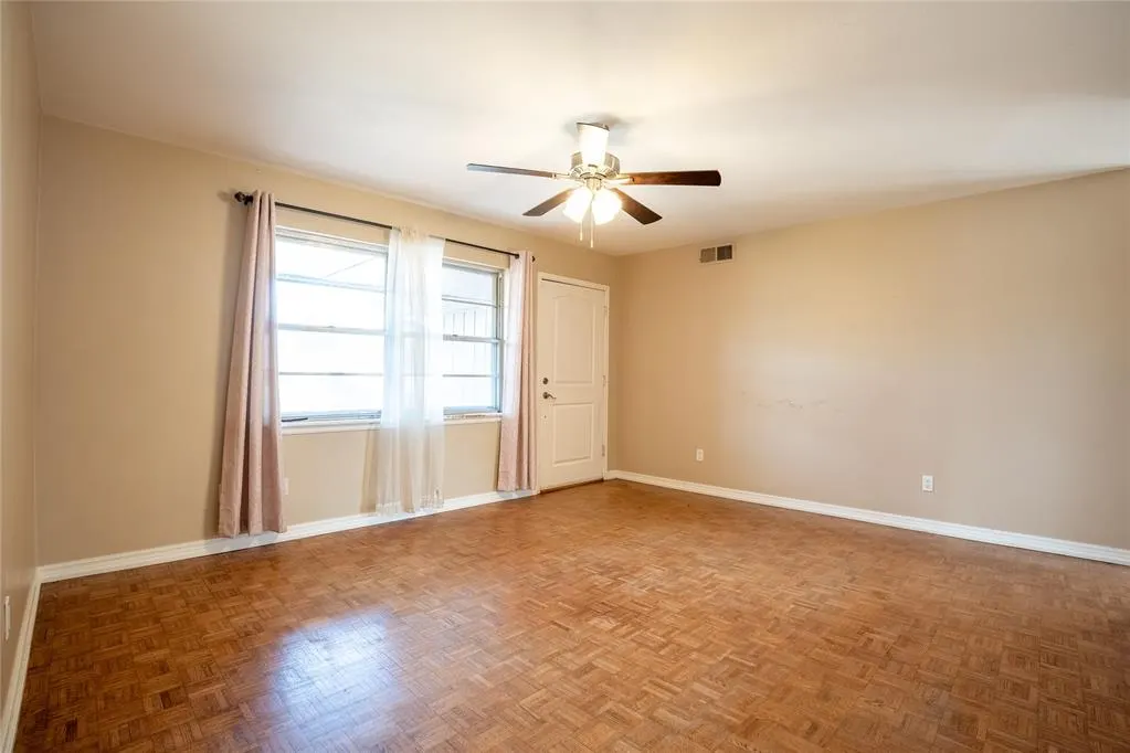 Photo 3 — 6904 NW 60th Drive, Bethany, OK 73008