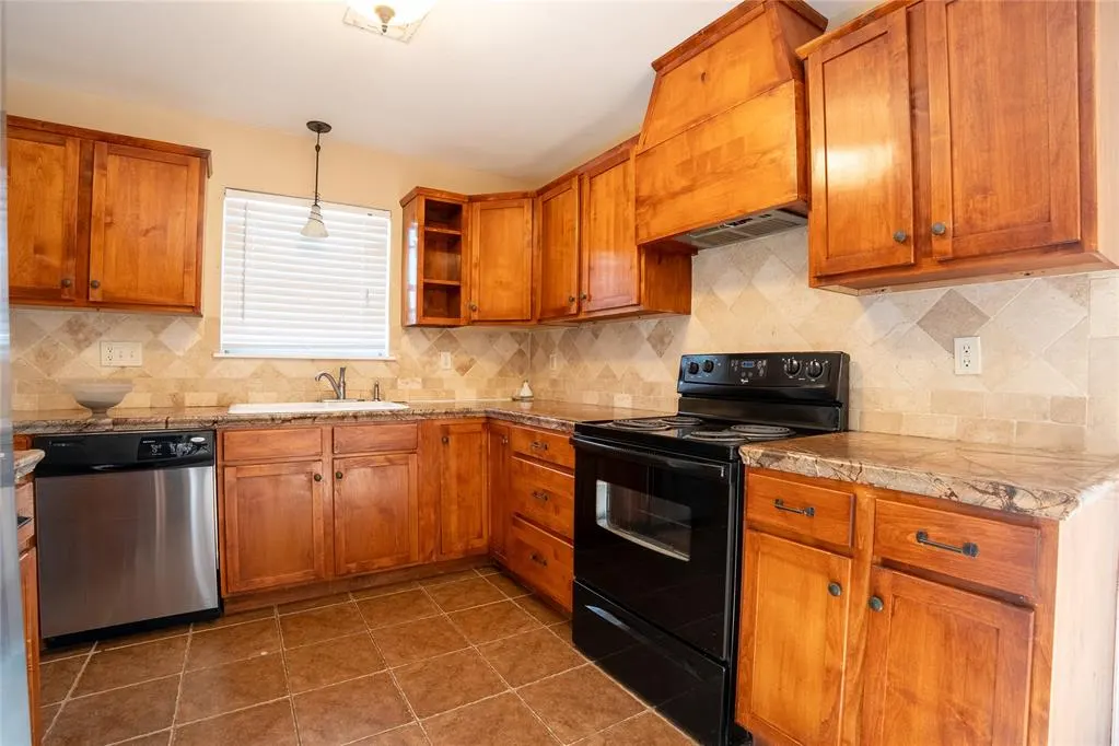Photo 7 — 6904 NW 60th Drive, Bethany, OK 73008
