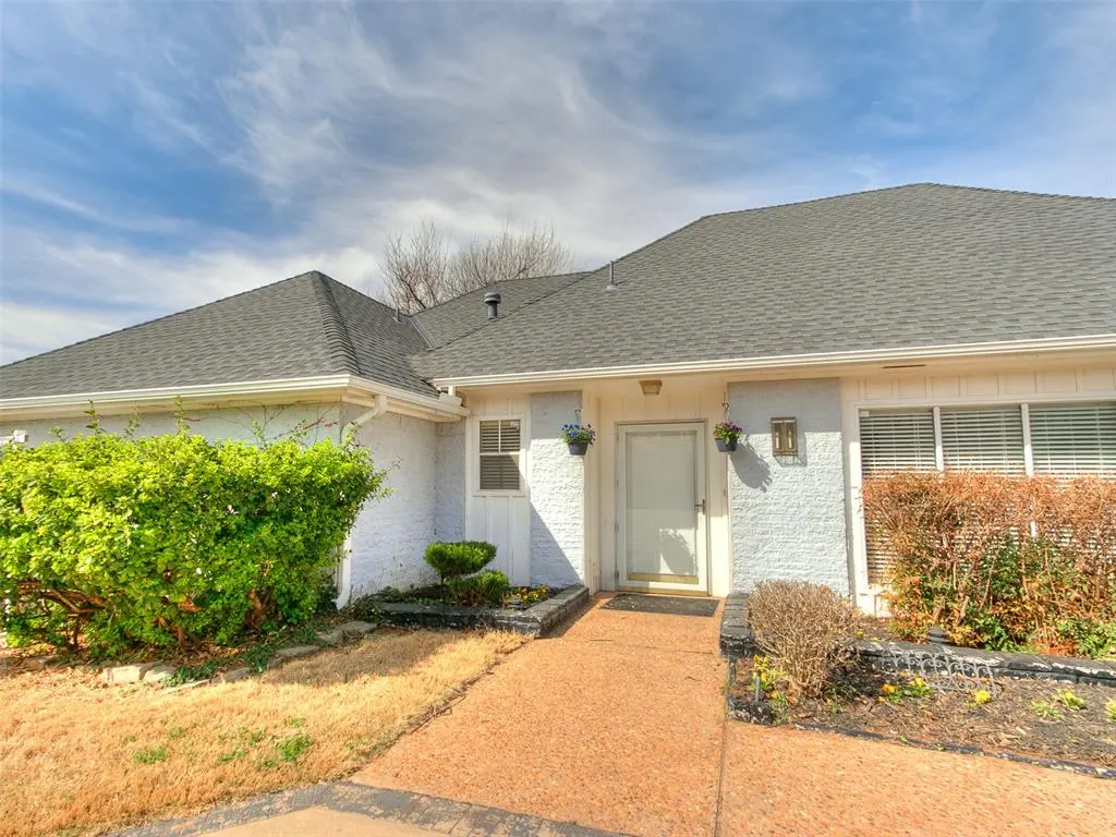 Photo 2 — 11217 Twisted Oak Road, Oklahoma City, OK 73120