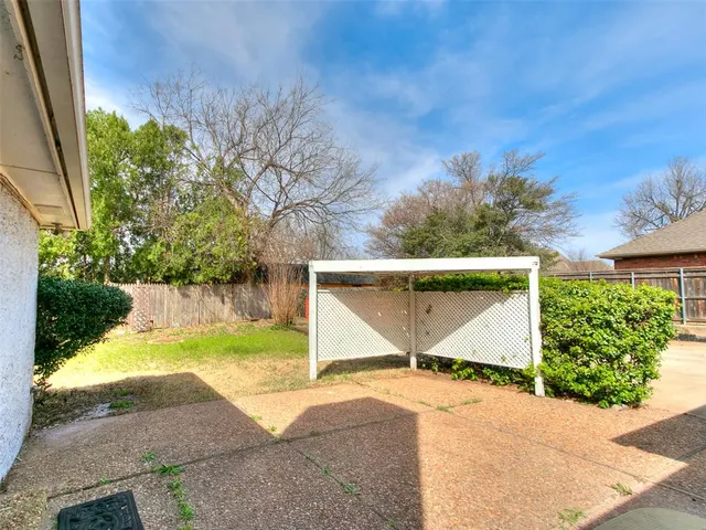 Photo 3 — 11217 Twisted Oak Road, Oklahoma City, OK 73120