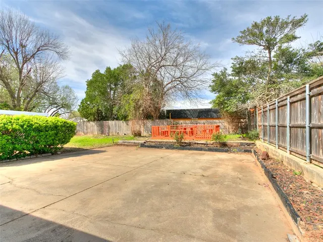 Photo 6 — 11217 Twisted Oak Road, Oklahoma City, OK 73120