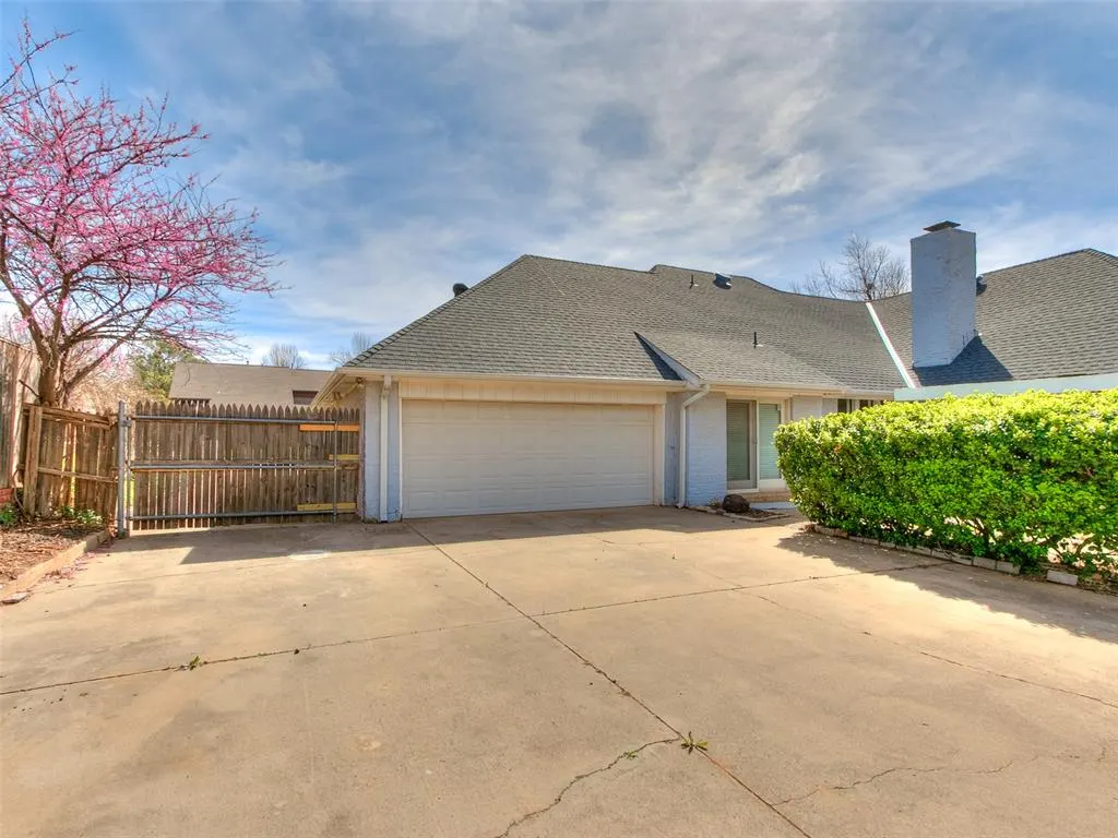 Photo 7 — 11217 Twisted Oak Road, Oklahoma City, OK 73120