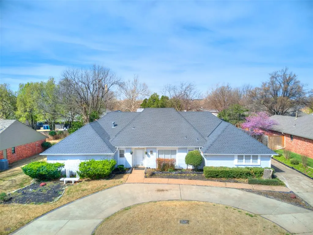 Photo 8 — 11217 Twisted Oak Road, Oklahoma City, OK 73120