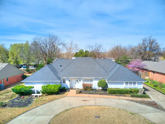 Photo 8 — 11217 Twisted Oak Road, Oklahoma City, OK 73120