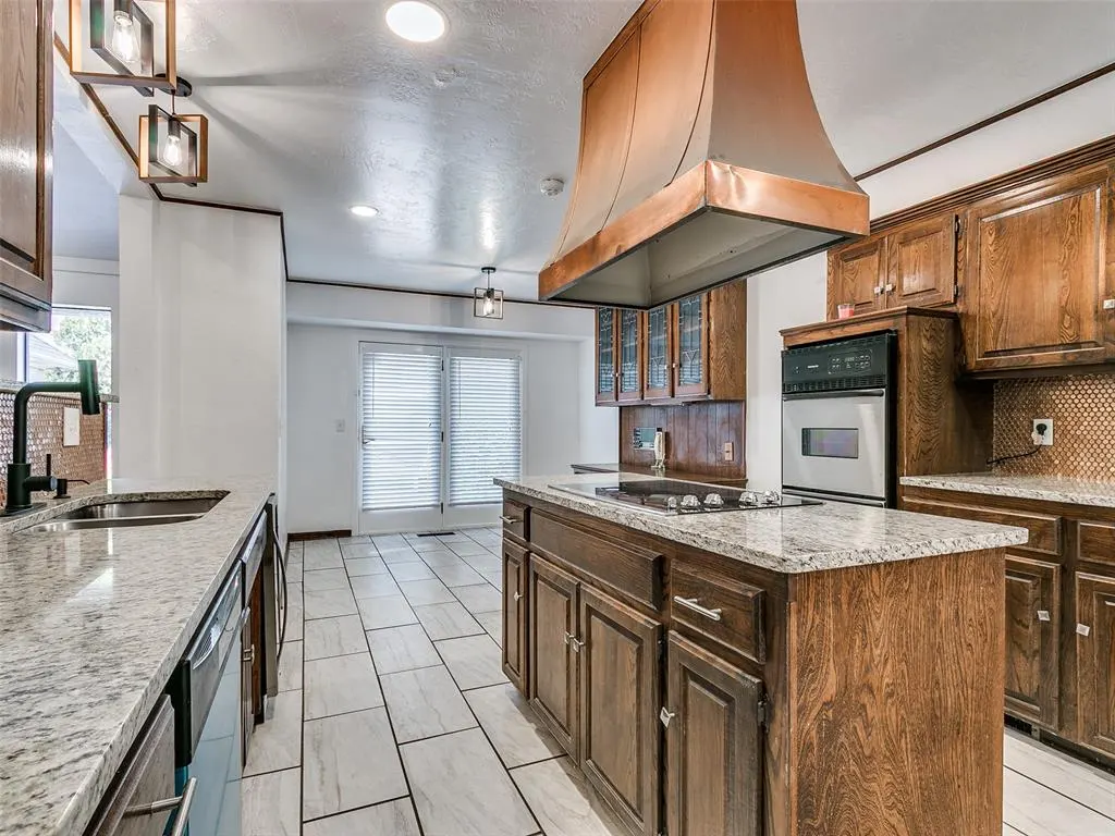 Photo 24 — 11217 Twisted Oak Road, Oklahoma City, OK 73120