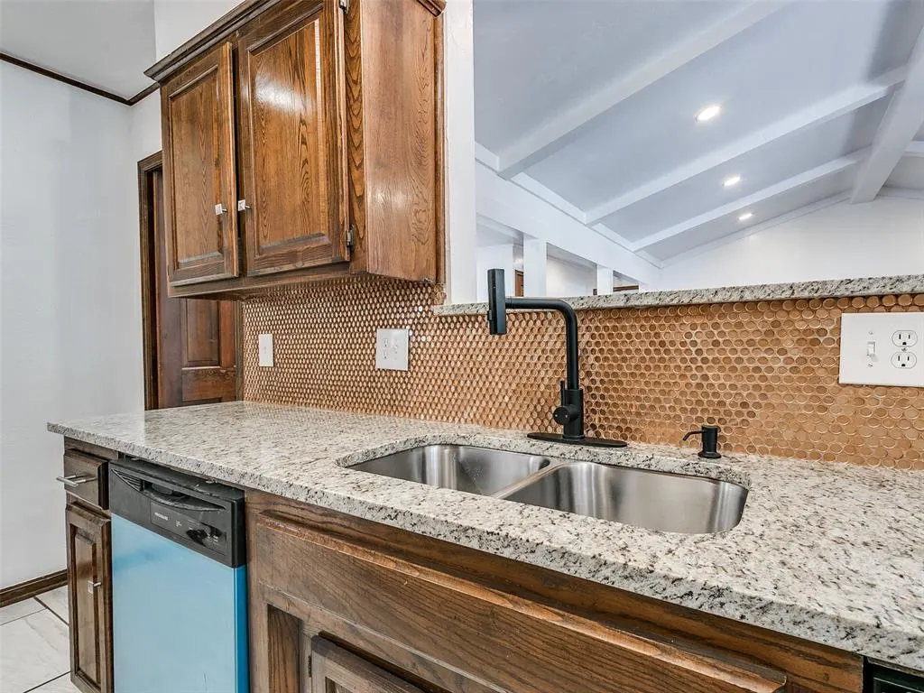 Photo 25 — 11217 Twisted Oak Road, Oklahoma City, OK 73120