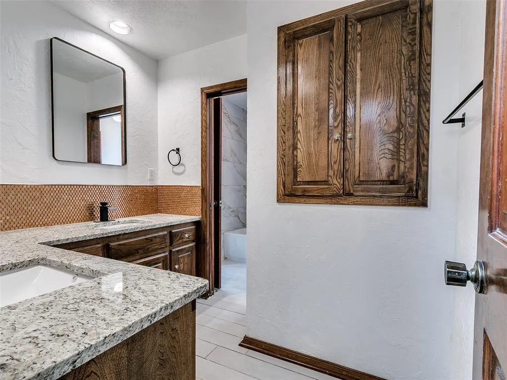 Photo 36 — 11217 Twisted Oak Road, Oklahoma City, OK 73120