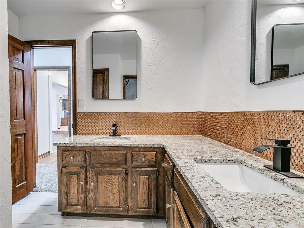 Photo 38 — 11217 Twisted Oak Road, Oklahoma City, OK 73120