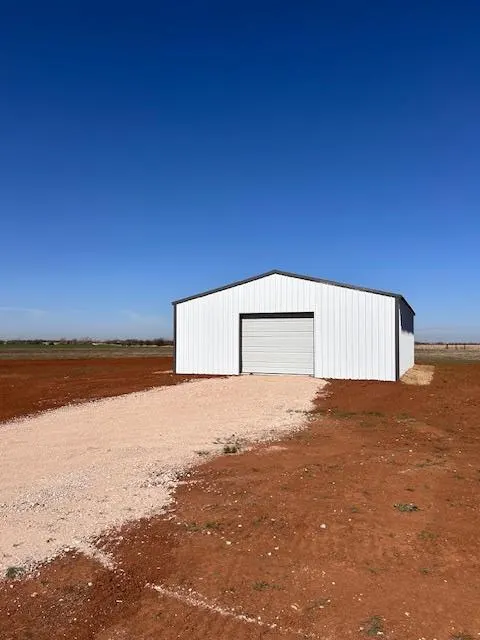 Photo 2 — 24952 Derby Way, Cashion, OK 73016