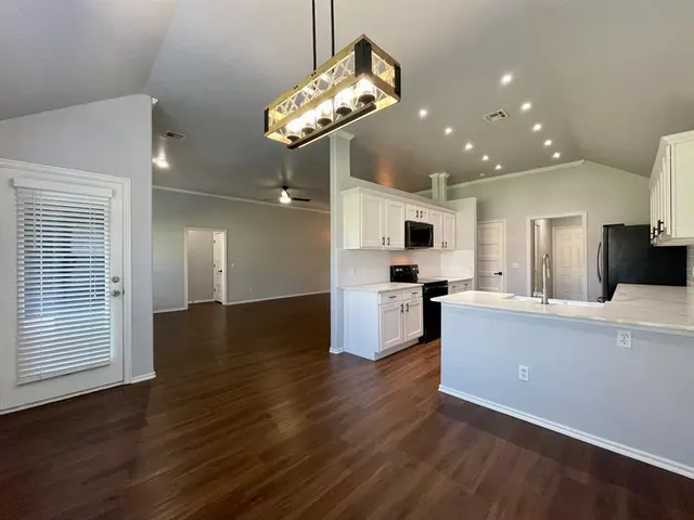 Photo 8 — 13004 Chadbrooke Place, Oklahoma City, OK 73142