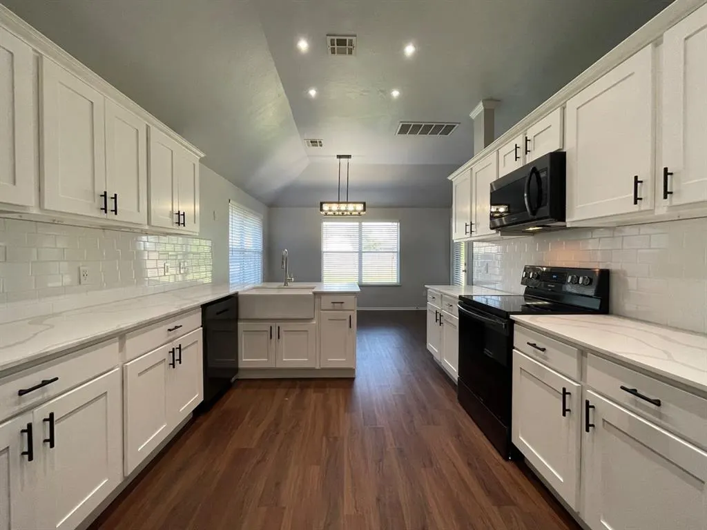Photo 10 — 13004 Chadbrooke Place, Oklahoma City, OK 73142