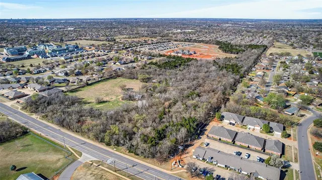 Photo 6 — 0 N Kelly Avenue Tract 1, Edmond, OK 73003