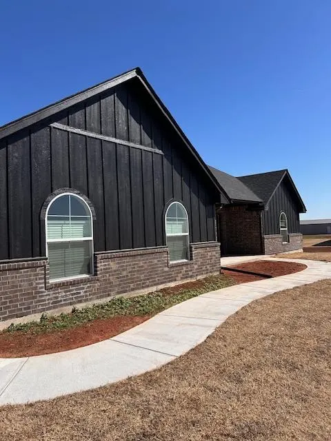 Photo 3 — 24945 Belmont Pass, Cashion, OK 73016