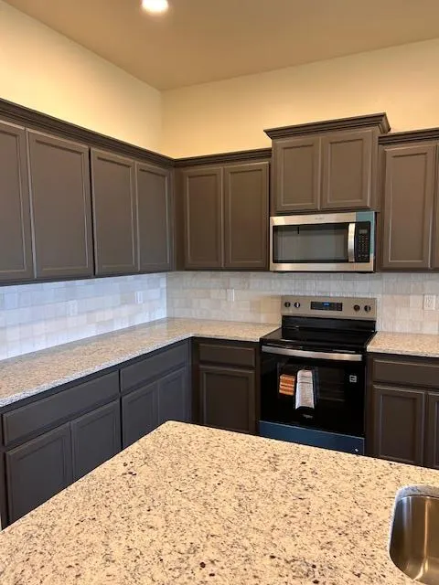 Photo 6 — 24945 Belmont Pass, Cashion, OK 73016
