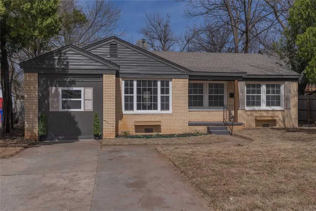 Front exterior — 1117 W Symmes Street, Norman, OK 73069