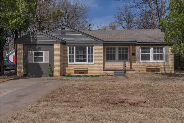 Photo 2 — 1117 W Symmes Street, Norman, OK 73069
