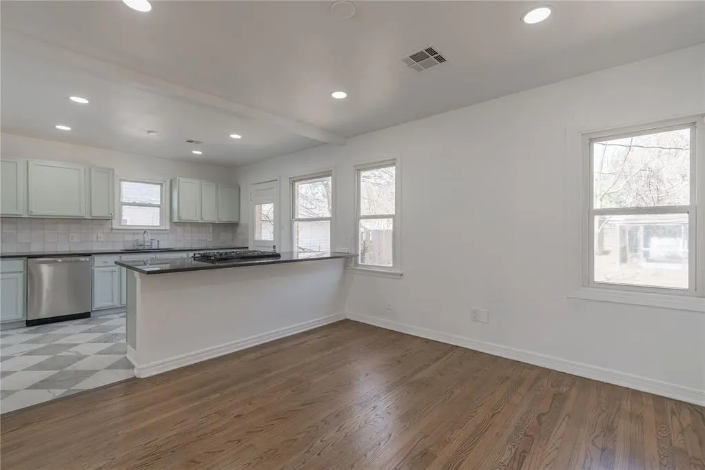 Photo 12 — 1117 W Symmes Street, Norman, OK 73069