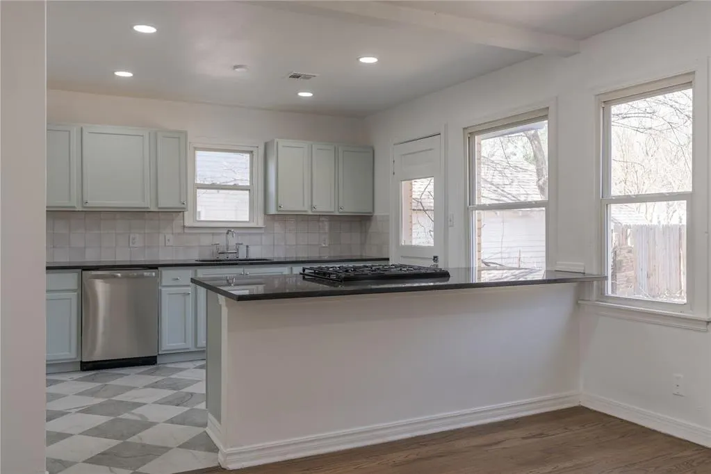 Photo 13 — 1117 W Symmes Street, Norman, OK 73069