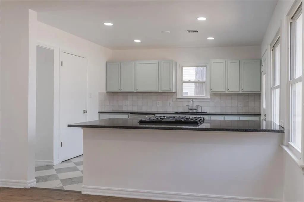 Photo 15 — 1117 W Symmes Street, Norman, OK 73069