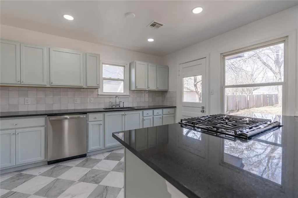 Photo 16 — 1117 W Symmes Street, Norman, OK 73069