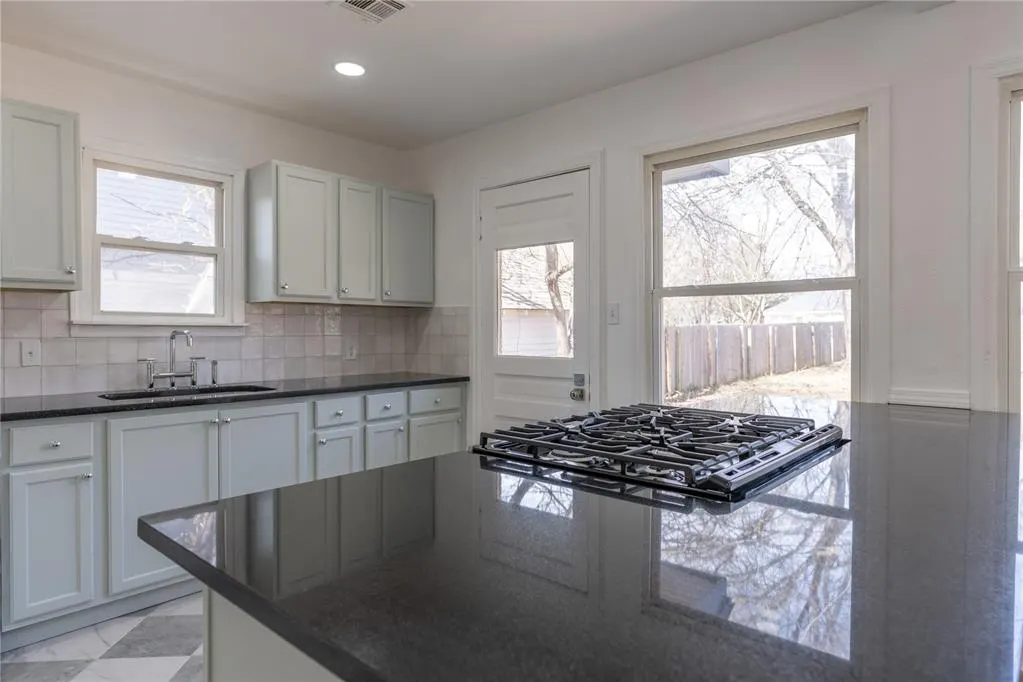 Photo 17 — 1117 W Symmes Street, Norman, OK 73069