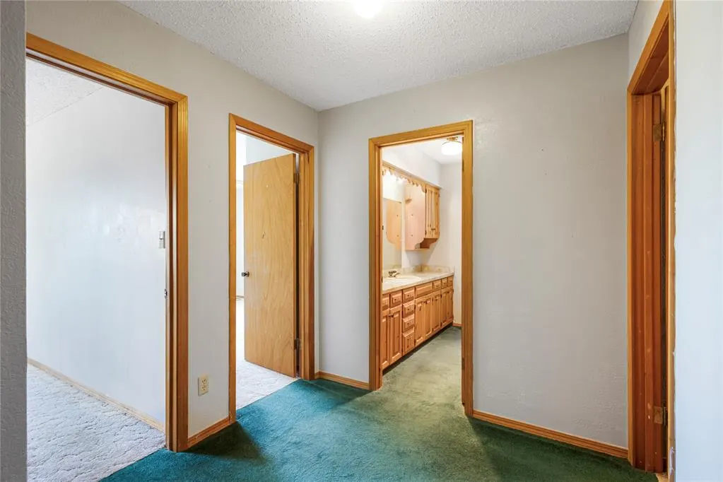 Photo 18 — 2350 Beverly Lane, Clinton, OK 73601