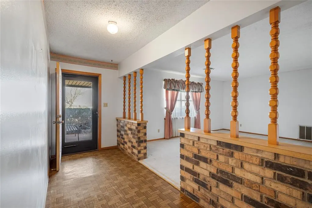 Photo 19 — 2350 Beverly Lane, Clinton, OK 73601