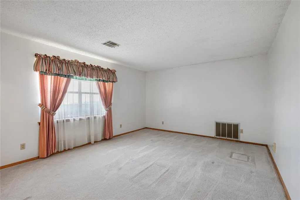 Photo 20 — 2350 Beverly Lane, Clinton, OK 73601