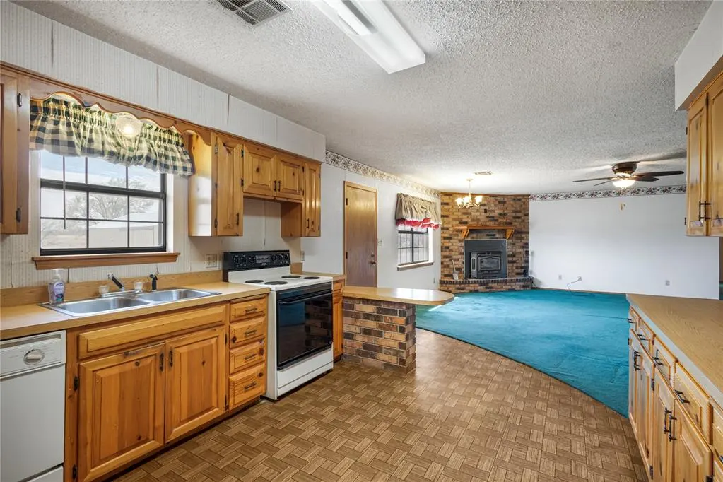 Photo 28 — 2350 Beverly Lane, Clinton, OK 73601