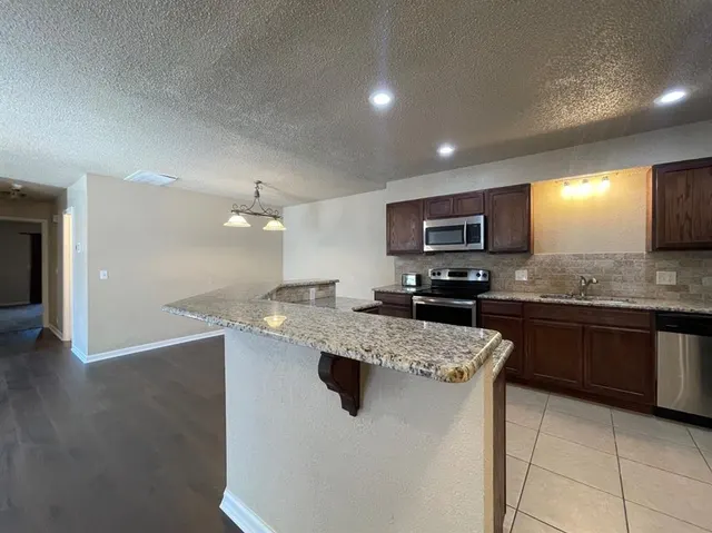 Photo 4 — 4707 Hemlock Lane, Oklahoma City, OK 73162