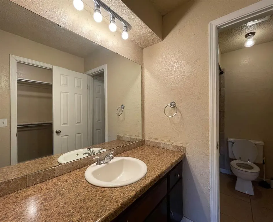 Photo 10 — 4707 Hemlock Lane, Oklahoma City, OK 73162