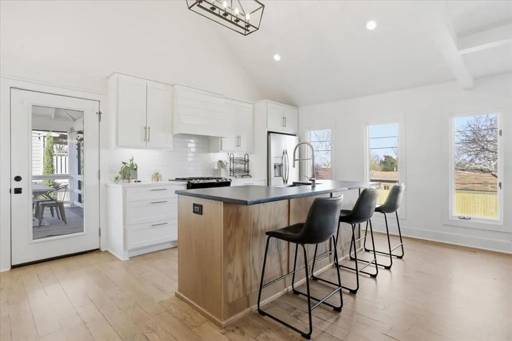 Photo 5 — 4910 Morris Lane, Oklahoma City, OK 73112