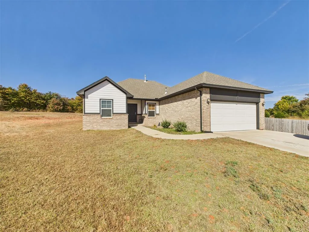 Front exterior — 11601 Split Oak Circle, Guthrie, OK 73044