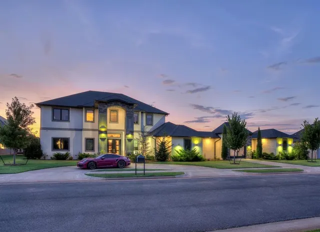 Photo 3 — 13317 Carriage Way, Oklahoma City, OK 73142