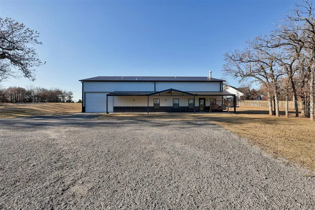 Photo 2 — 6005 Lindberg Lane, Arcadia, OK 73007