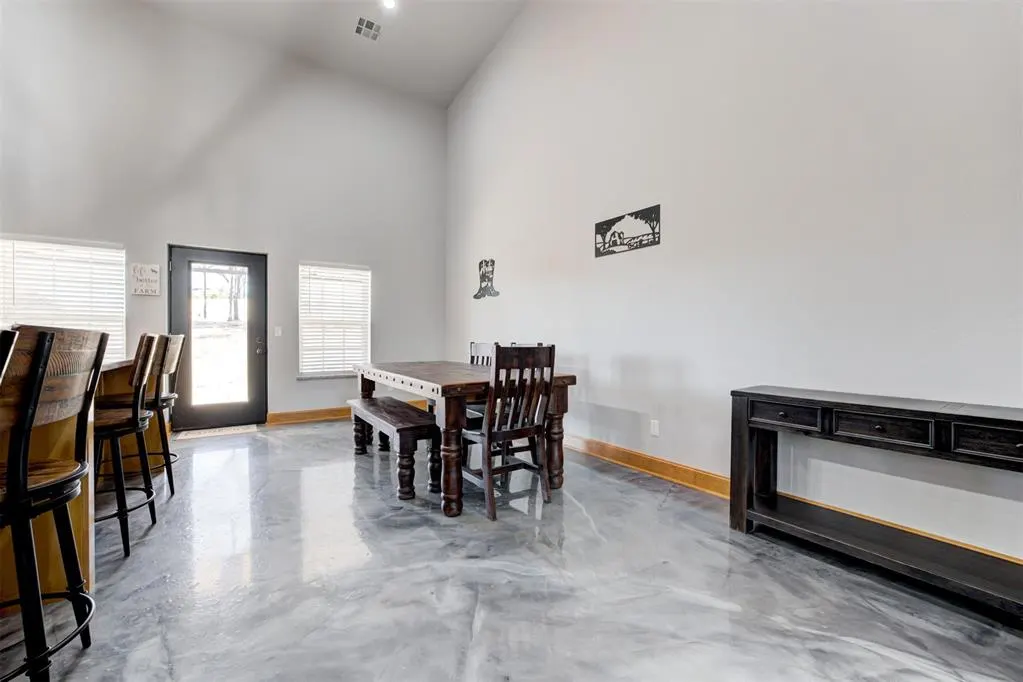 Photo 11 — 6005 Lindberg Lane, Arcadia, OK 73007