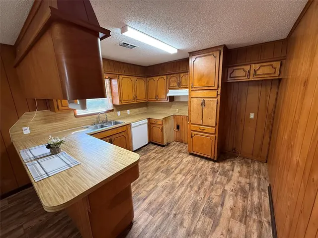 Photo 3 — 707 S McClure Street, Broken Bow, OK 74728